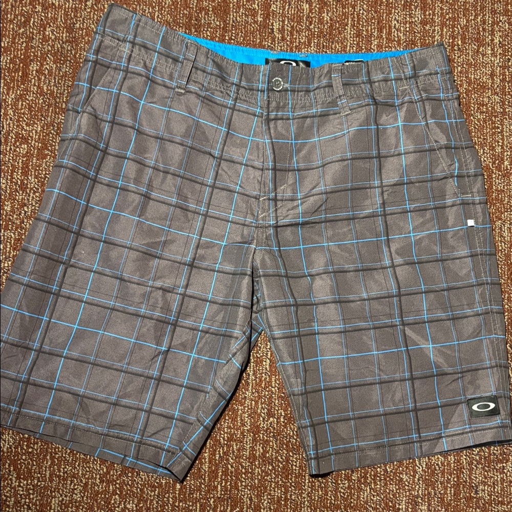 Oakley men’s 38 Gray and Blue plaid swim trunks board shorts swimsuit beach surf